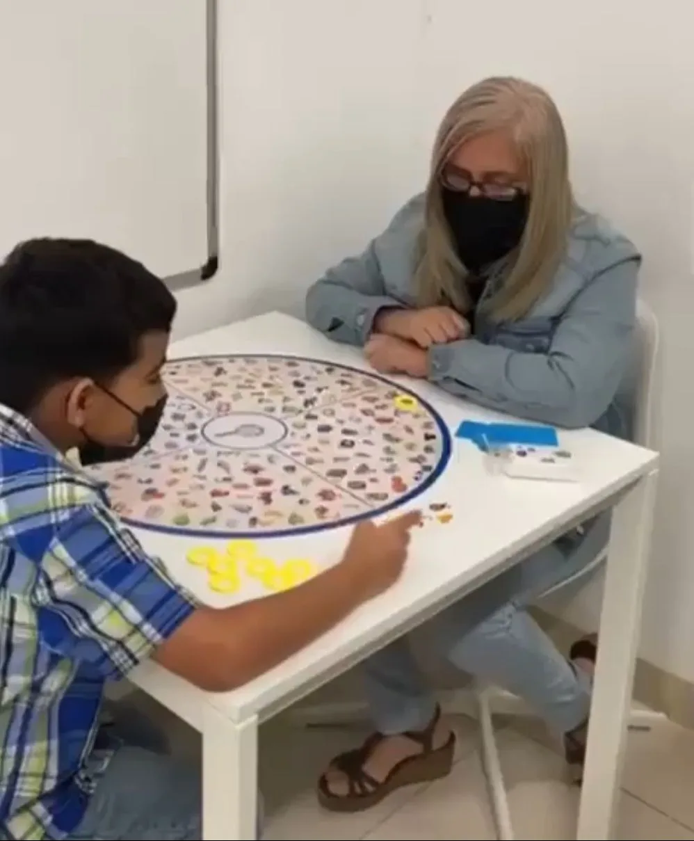 Sesión de terapia educativa en Brain Based Therapy Center, Coamo PR